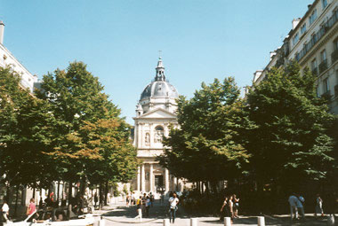 Platz vor der Chapelle Richelieu