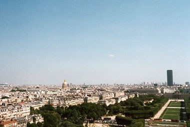 Blick vom Eiffelturm auf Paris